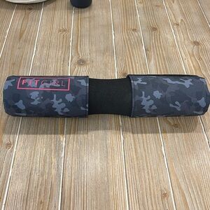Squat pad and hip thrust pad for leg day